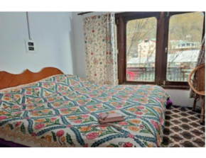 Adnan Palace Hotel, Near Laripora, Pahalgam